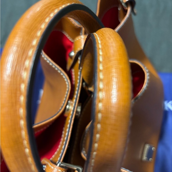 Dooney & Bourke handbag, Saffiano Large Barlow Satchel - Natural - Picture 5 of 10